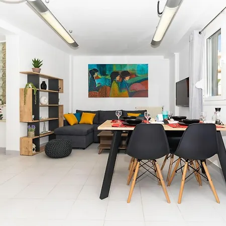 Maisonette Near Center Maisonette *